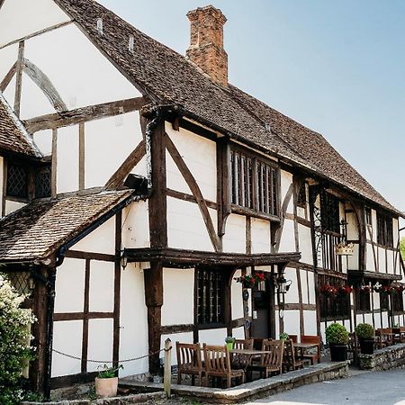 The Crown Inn Chiddingfold Exterior foto