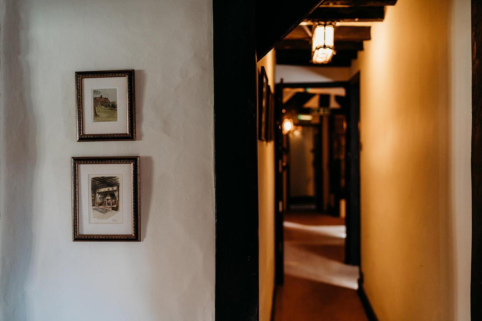 The Crown Inn Chiddingfold Quarto foto