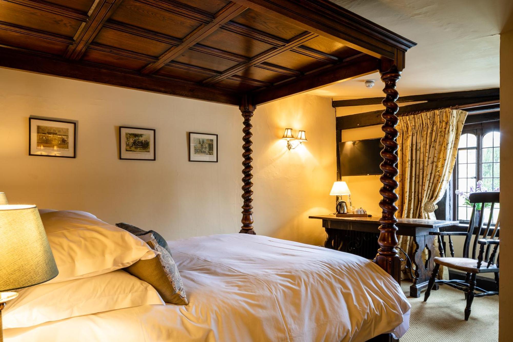 The Crown Inn Chiddingfold Quarto foto