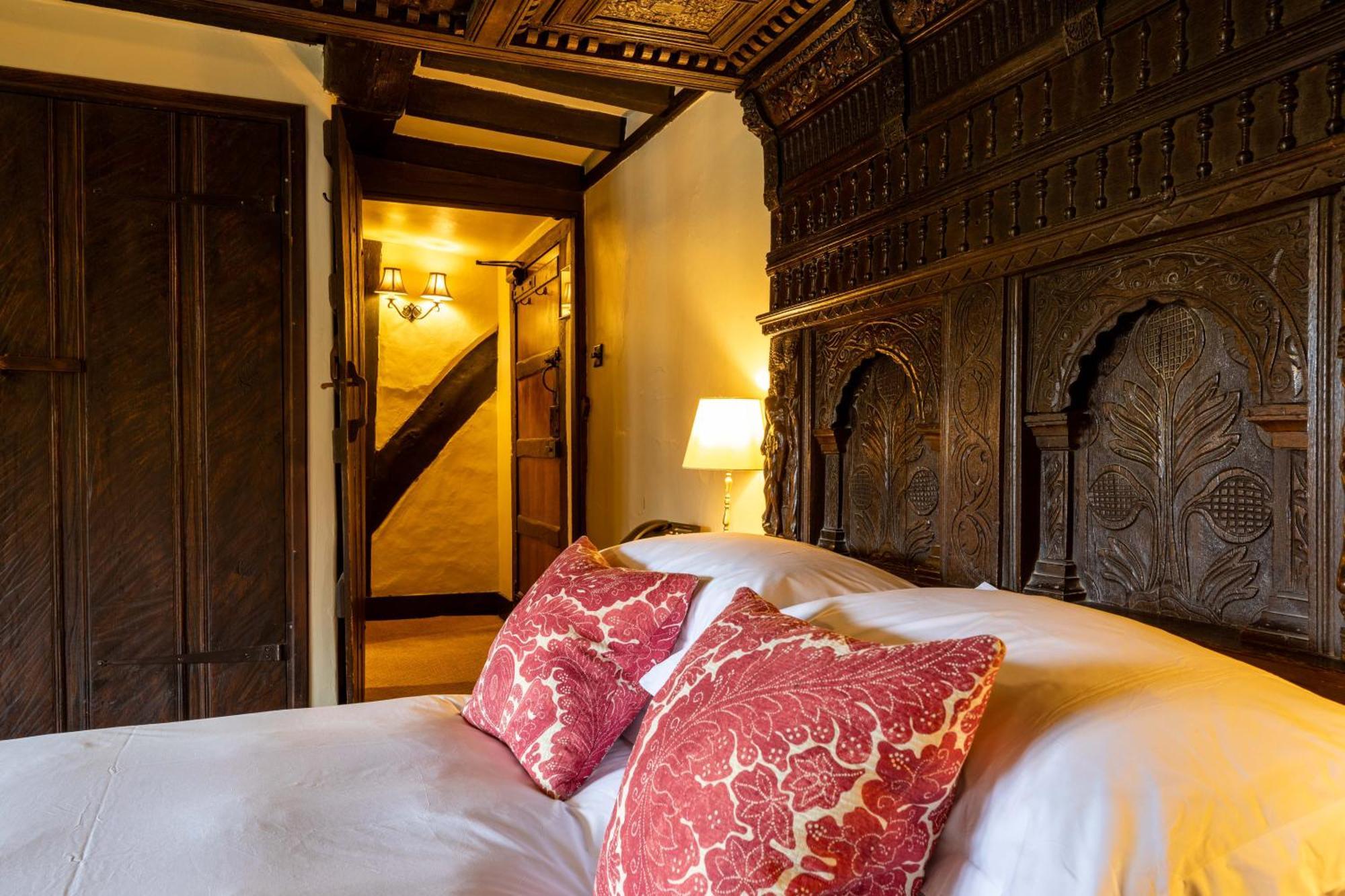 The Crown Inn Chiddingfold Quarto foto