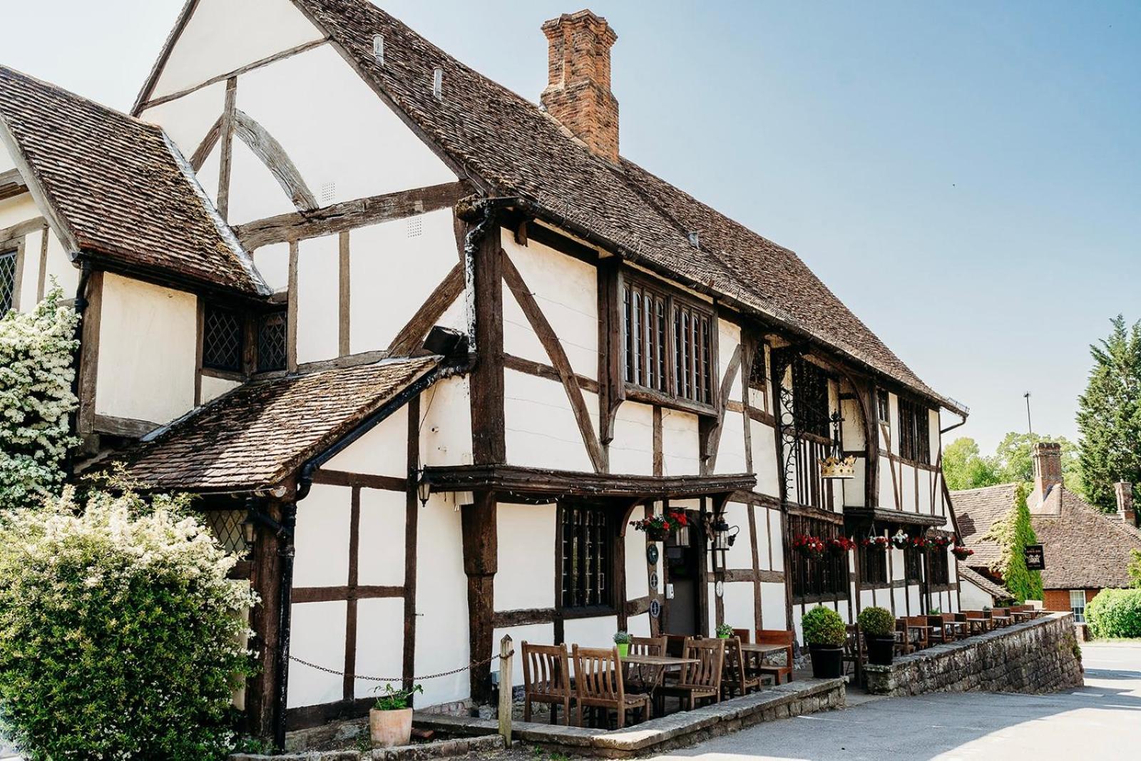 The Crown Inn Chiddingfold Exterior foto
