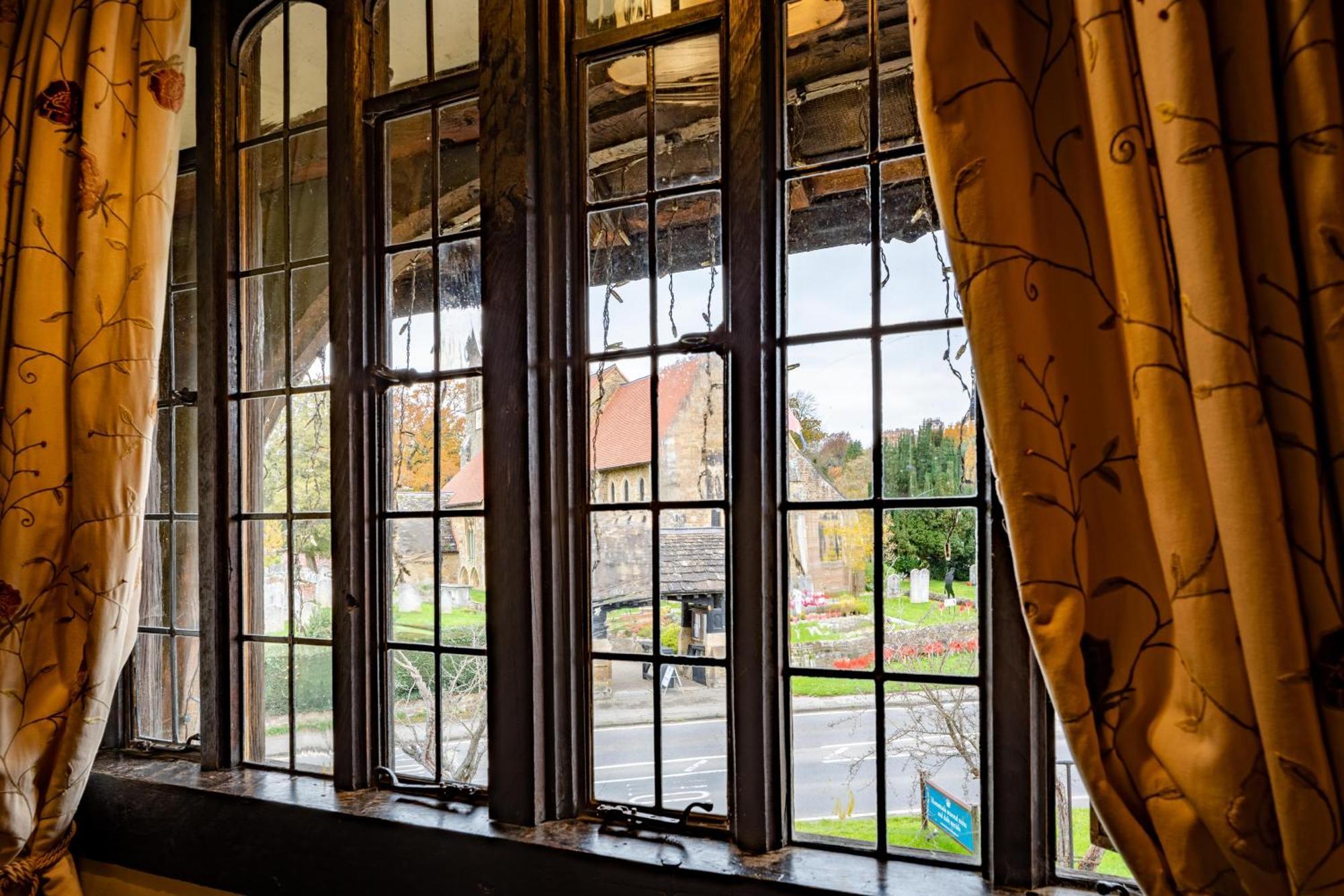 The Crown Inn Chiddingfold Quarto foto